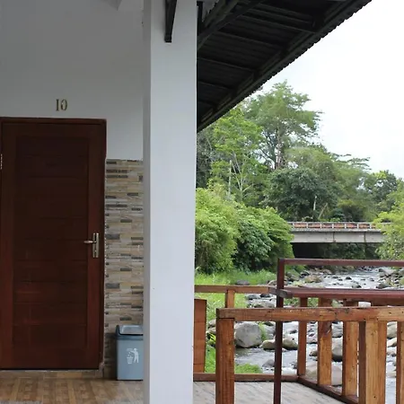 Pondok Tepi Sungai-2